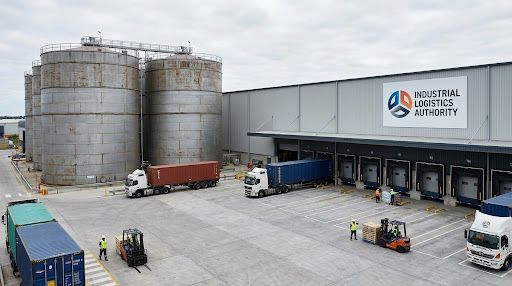Large industrial silos and logistics management